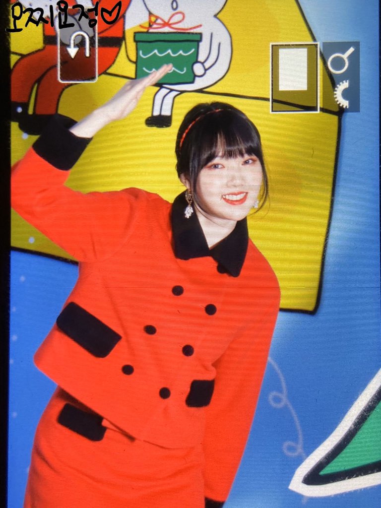mochifairy0819's tweet photo. 191223 코엑스 프리뷰

#GFRIEND #여자친구 @GFRDofficial  
#예린 #YERIN #정예린 #イェリン https://t.co/2JMLIen6dU