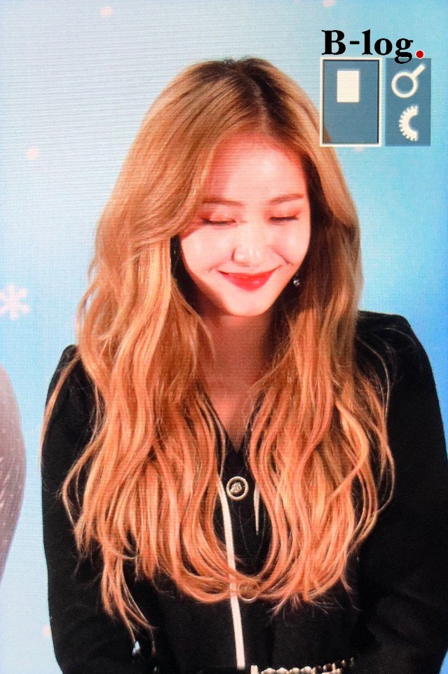 B_log0603's tweet photo. 191223 코엑스
#여자친구 #GFRIEND #신비 #SINB @GFRDofficial https://t.co/LTjjps4wyz