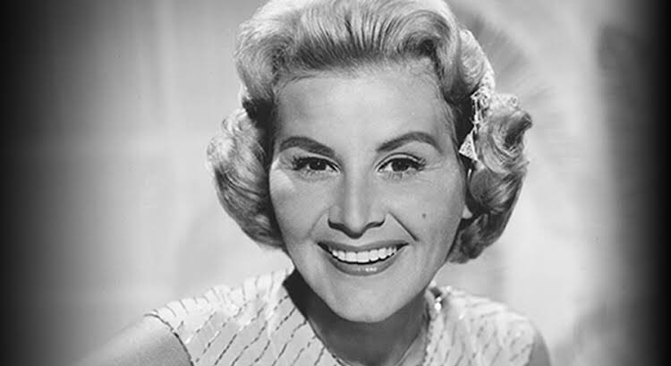 vitomattvm's tweet photo. Thoroughly enjoyed catching this loving tribute to a performer who almost never stopped working from the age of 4 until retirement 90 years later! An amazing woman & even more amazing life and career. #WaitForYourLaugh #RoseMarie Dir @JasonBWise https://t.co/YSl8QNBWLY