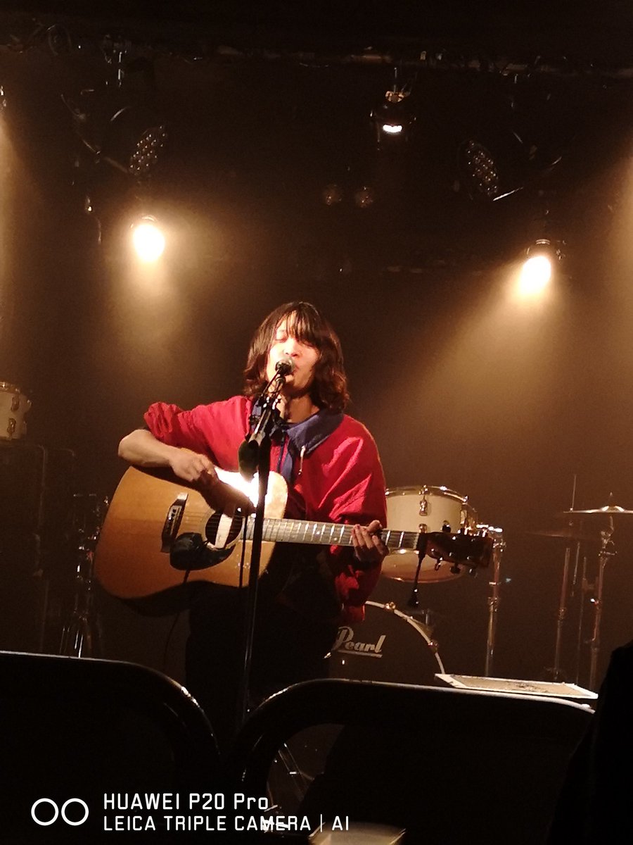 mu_hoku_arashi's tweet photo. ご挨拶に来てくれた後ろ姿を隠し撮り(笑)←アップの許可は頂きました♪暫くお会いしないうちに髪伸びたねぇ✨今日はイブイブとの事で、クリスマスソング2曲聞けました!オリジナルのセトリも良くてShinくんのキレイな声にうっとりでございました~⸜( *´꒳`*)⸝
#TreeTreeTree #Shinくん https://t.co/ElggNwxupu