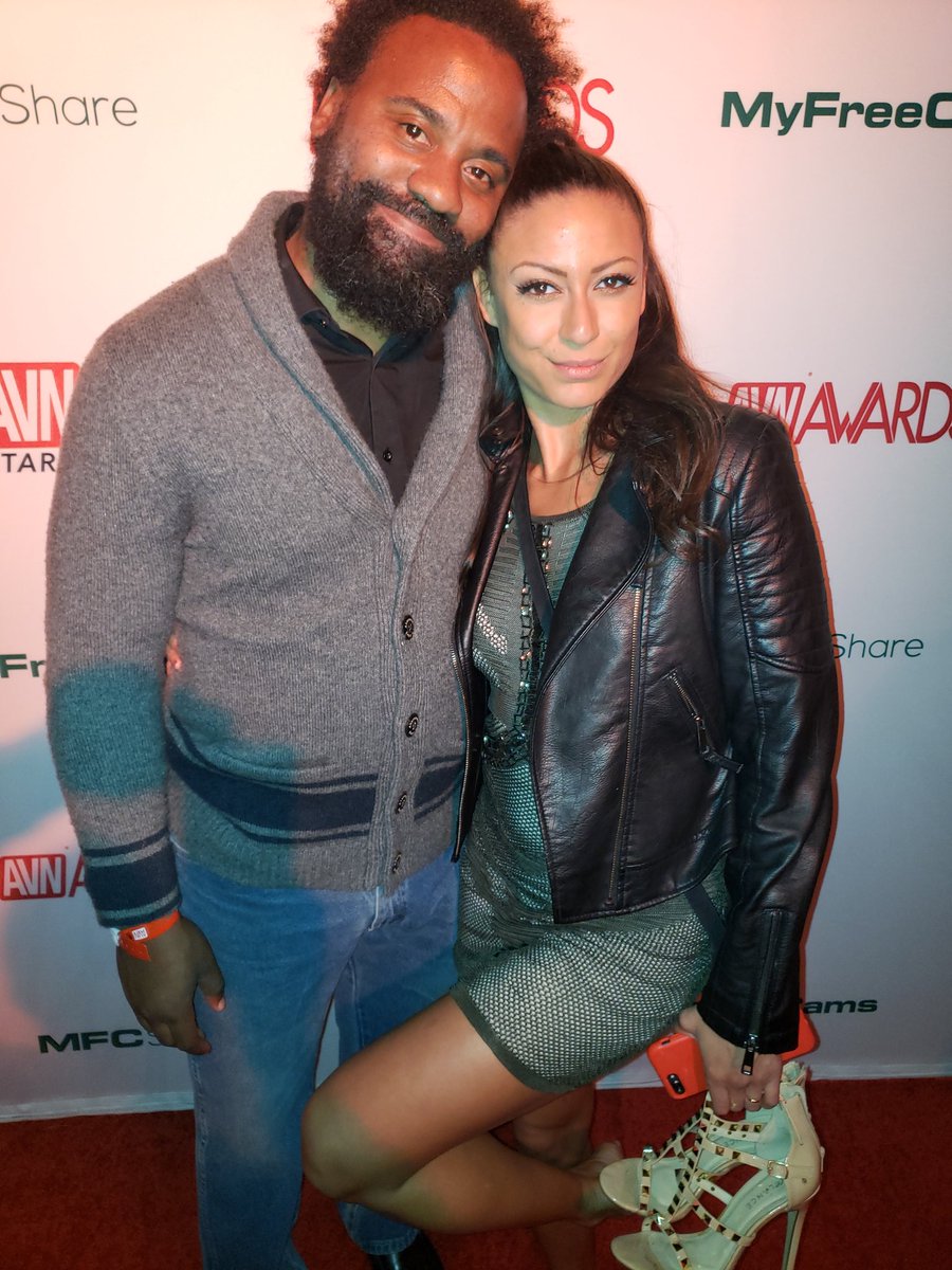 dwill104's tweet photo. @Cassie_Ibiza various shots of you and I.
#AVN #avnnominationsparty #avnnomparty #AVNStars #Hollywood #Nightlife https://t.co/zuAxqcvbrp