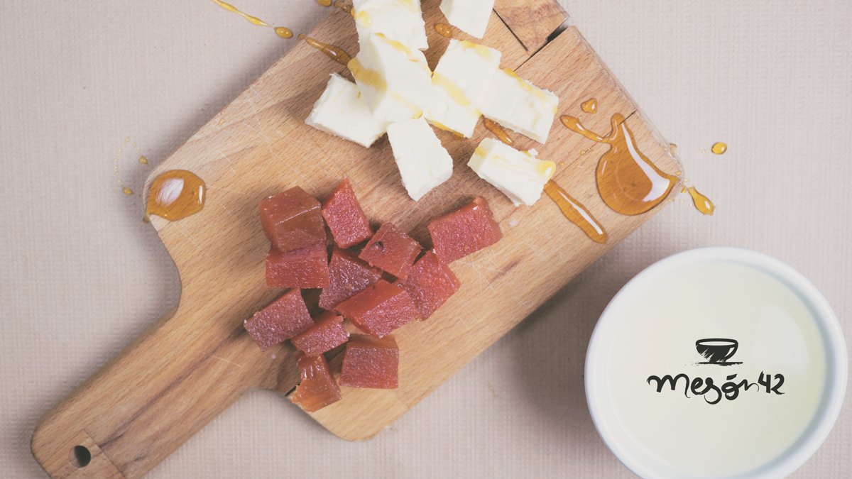 42meson's tweet photo. ¿Te endulzamos el día? 🧀 🍯 Aunque sabemos que los lunes son menos lunes en #Navidad, ¡sigue haciendo falta un pequeño empujón! 😉
.
*Recordatorio cerramos:
👉 El 24/12 y el 31/12 por la noche
👉 El 25/12 y el 01/01 todo el día https://t.co/Eh2LaRrXgx