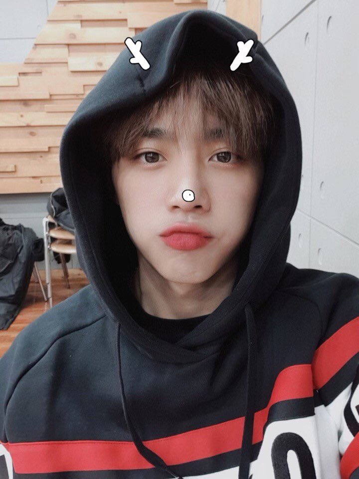 WE_THE_BOYZ's tweet photo. [선우] 메리선우스마스 https://t.co/3ZpSgYCsNf
