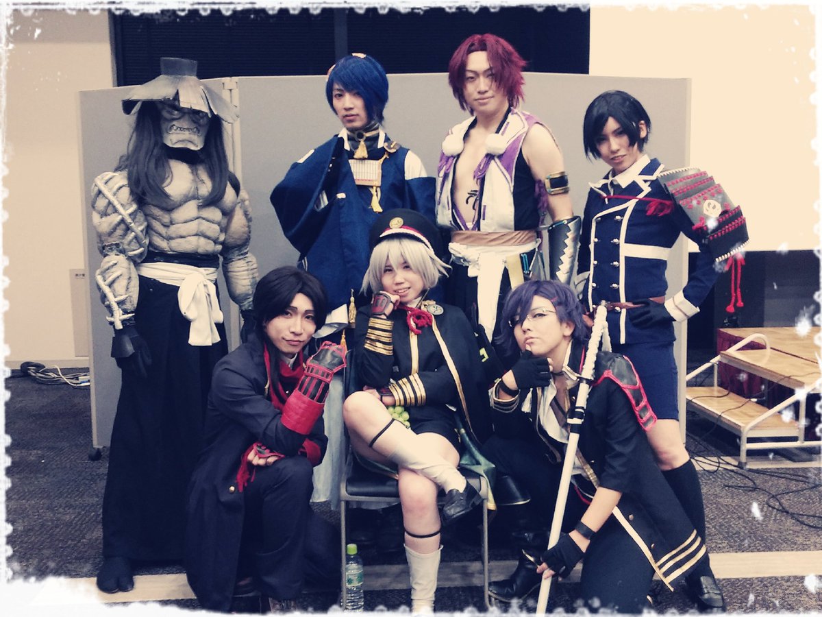 P.E.A.C.Eの皆さん！出会いは2015年の夏、まだ公式刀ミュが始まる前！コスプレパフォーマンスイベントでの共演でした。当時から圧倒的なパフォーマンスと存在感が忘れられず、私がただのファンです(笑) メンバー同士、皆仲良しのP.E.A.C.E♪本当に大好きです。#所詮トウキョウ #あっくんカメラ