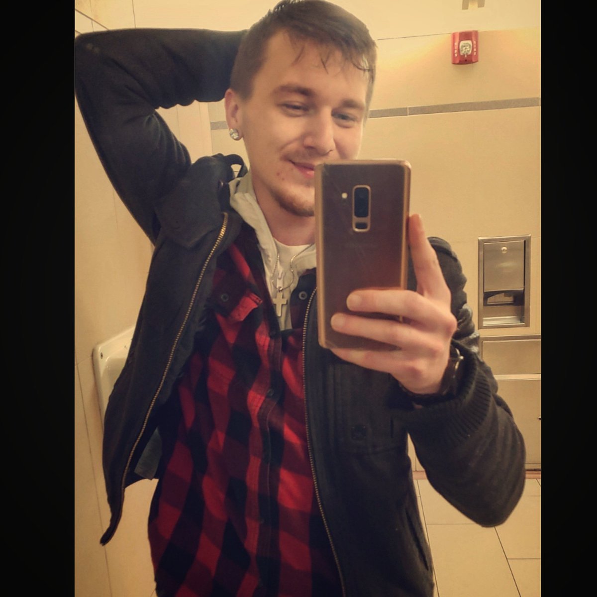 carter_the_3rd's tweet photo. Its usually the people going through the most shit with the biggest smile. But dont always let that smile fool you https://t.co/pti1N43TG8