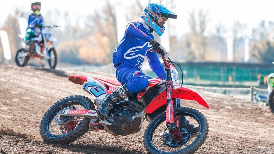 El menor de los hermanos Márquez en el Motocros de Rufea zoomextrem-motocross.es/video-alex-mar…