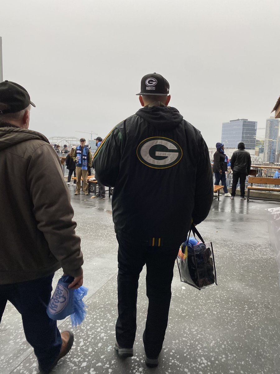 rhaney416's tweet photo. @TheDirtySports #CuckCam from the Titans/Saints game in Nashville yesterday https://t.co/2ijJIeqLmz