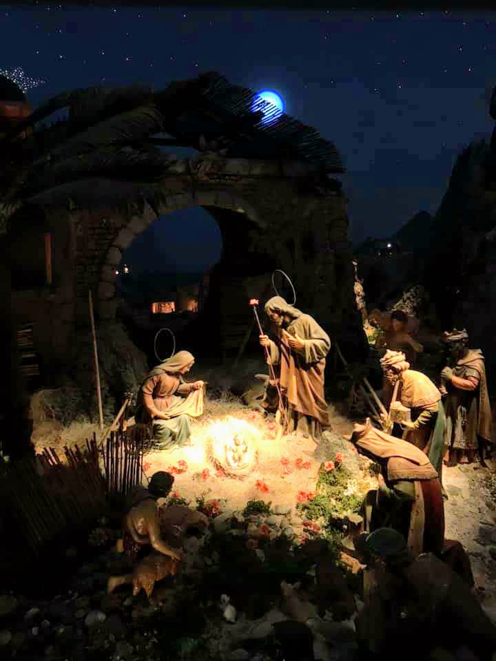 CarlosBlancodeO's tweet photo. Es lunes. Y los lunes @DeportesCopeMLG desde @LaDerivaRest ¡ También en Navidad ! Desde las 15.00h en directo en el #97.1FM #882OM y https://t.co/3ecVf39PEB Hoy con @EmilioJGuerrero @fjbautista Antonio Tapia, Paco Pineda y Javier Olmedo. Y el pan de @Ilustre1953 . Excepcional. https://t.co/VX4wZbemq4