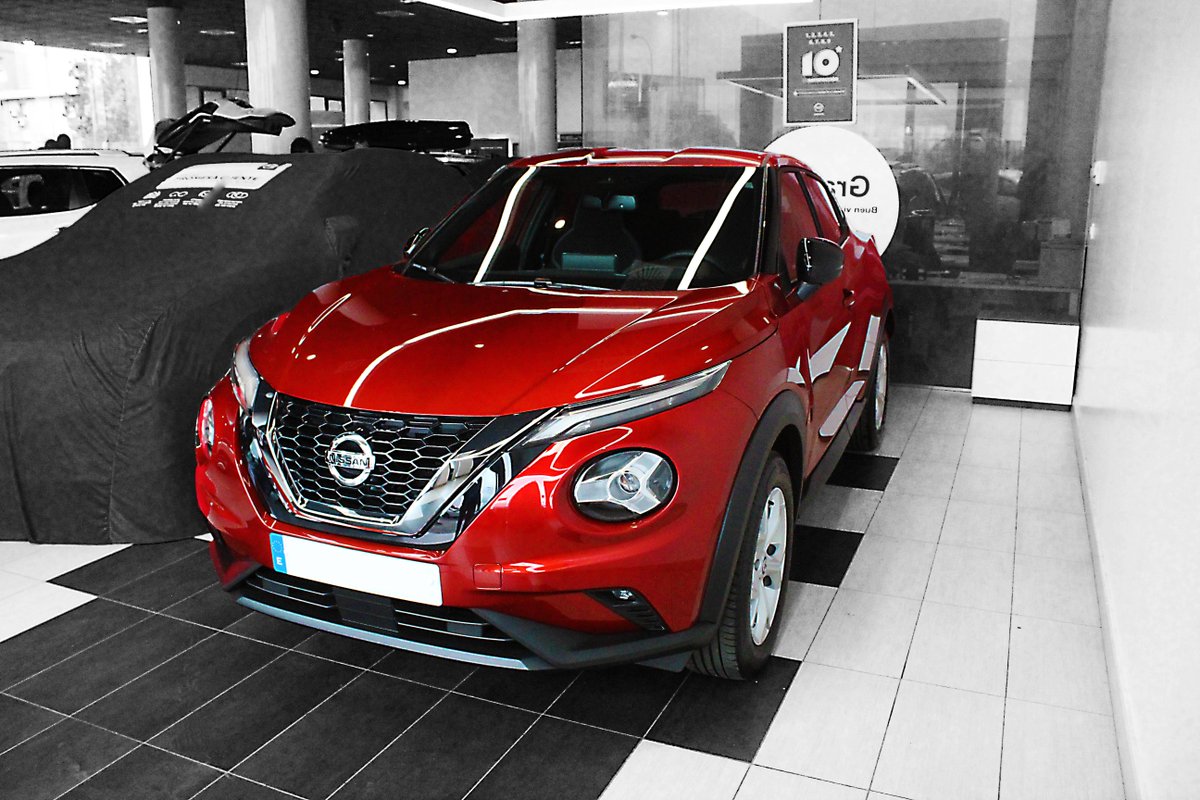 Amigos_Motor's tweet photo. Estamos de enhorabuena, en @VanautoNissan han hecho la entrega de su primer #NuevoJUKE, ha sido un momento muy especial para todos y esperamos de corazón que su dueña lo disfrute al máximo. Y tú, ¿a qué esperas para hacerte con uno? 😉 #NissanJUKE #Nissan #NissanSevilla #CATSA https://t.co/YwEhtGQdRf