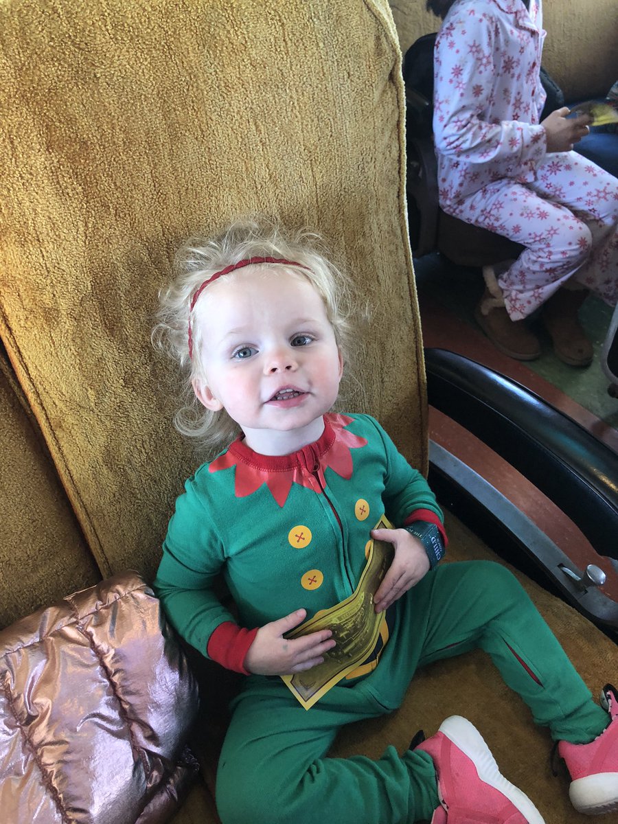 maddy_g622's tweet photo. #polarexpress #somuchmagic https://t.co/BjEj9majmh