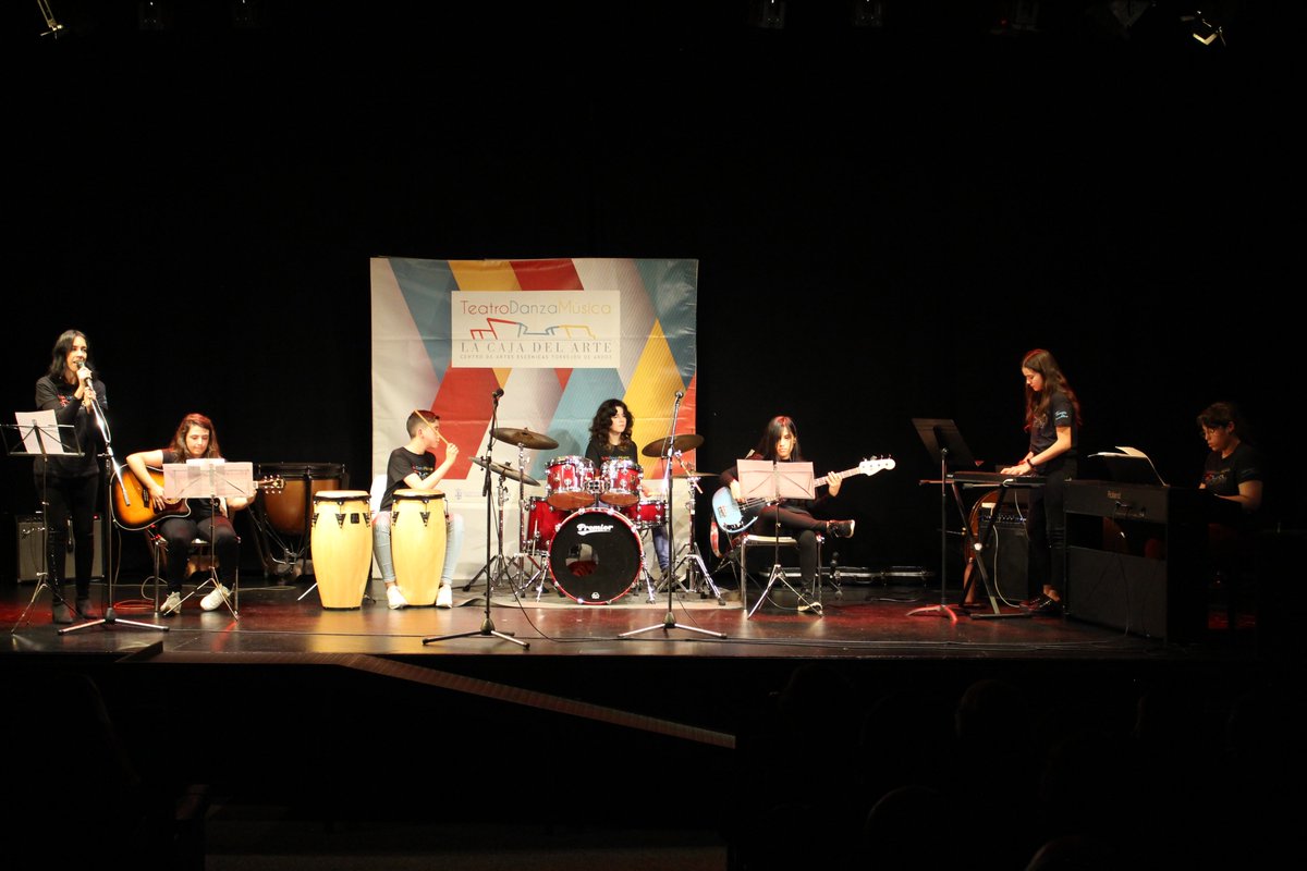 Escuela_dMusica's tweet photo. Este era el ambiente el pasado viernes en #CasaCulturaTorrejon @Ayto_Torrejon https://t.co/hew4nJvhEN