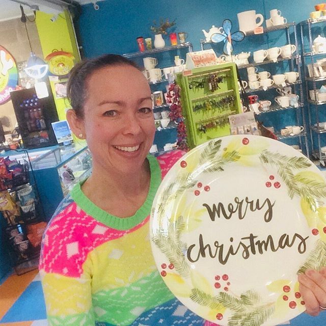 ClayCafeTruro's tweet image. All Christmas Eve pick-ups are ready early! Come and get ‘em! We are open today (Dec. 23) from 10-8 and tomorrow (Dec. 24) from 10-4!
.
Merry Christmas to all of our fabulous customers... We hope to see you soon!🎄
.
#claycafetruro #claycafe #christma… ift.tt/2Q9d5XU