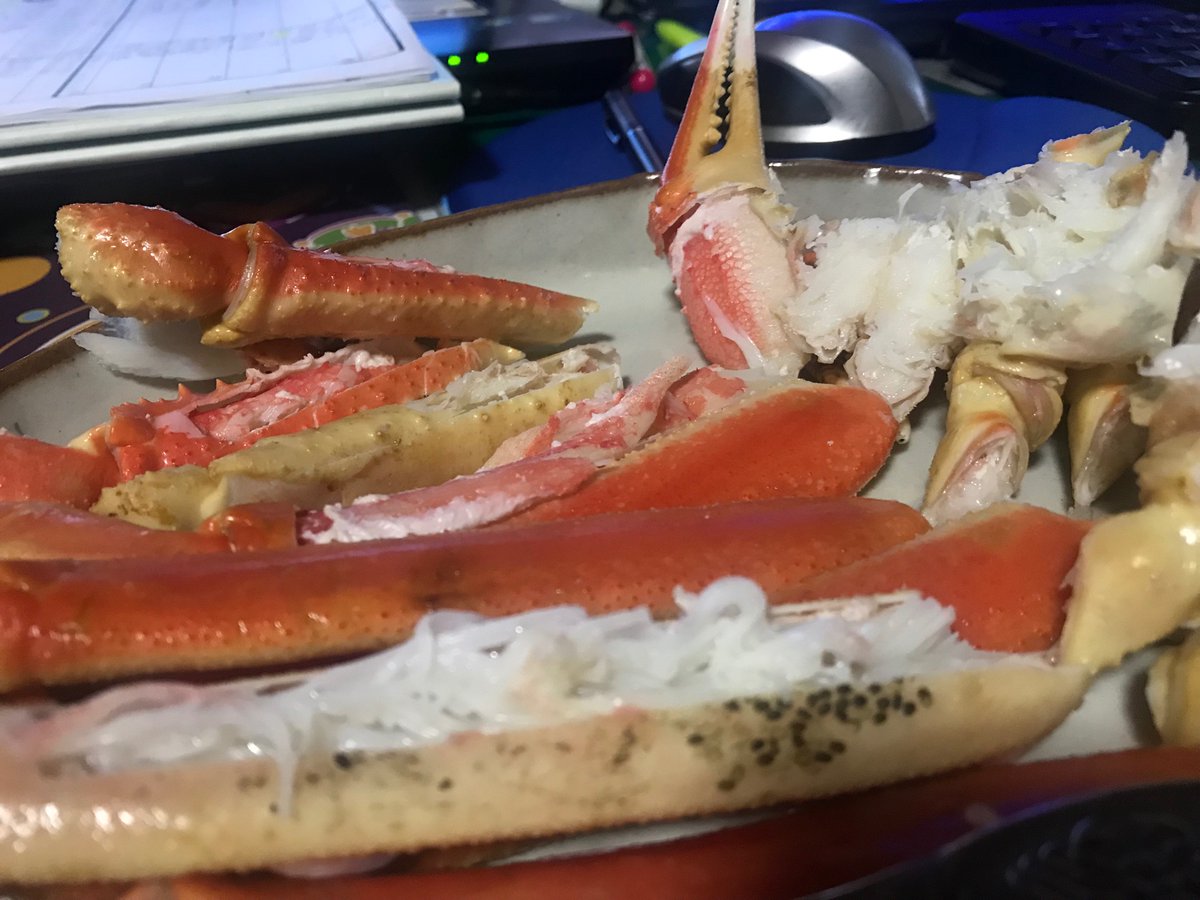 sakurao7's tweet image. カニ食い放題🦀

越前カニ🦀 3キロクリスマスプレゼントにいただきました‼️