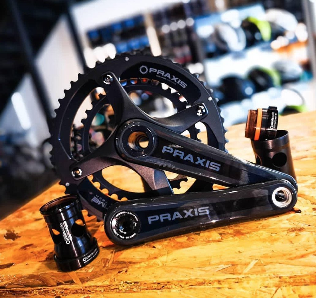 CharlieSrl's tweet photo. Guarnitura @PraxisWorks Zayante Carbon. Più leggero dell'ultimo Dura-Ace, mono e doppio compatibile. Un bel componente per un montaggio di alta qualità!
#charliesrl #justaddpraxis https://t.co/72BoOtpp0L