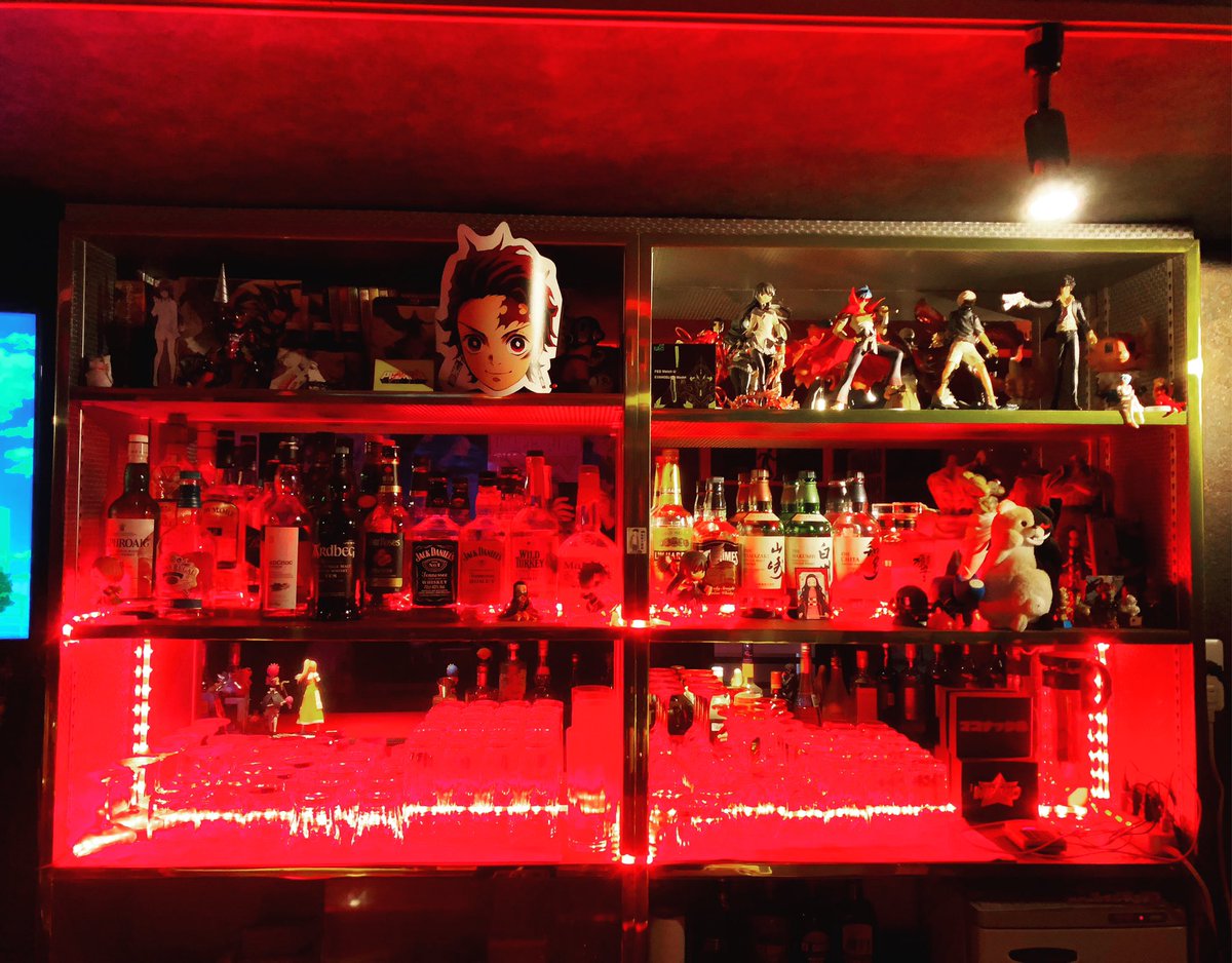 Twitter पर Bar Mugen お客様から頂戴した炭治郎のお面です 写真だと分かりづらいですが なかなかの存在感です笑 本日も宜しくお願いします Bar Mugen 東京都杉並区高円寺南3 58 17 プラザusaビルb1 営業時間 21 00 4 00 Barmugen アニメバー 高円寺バー