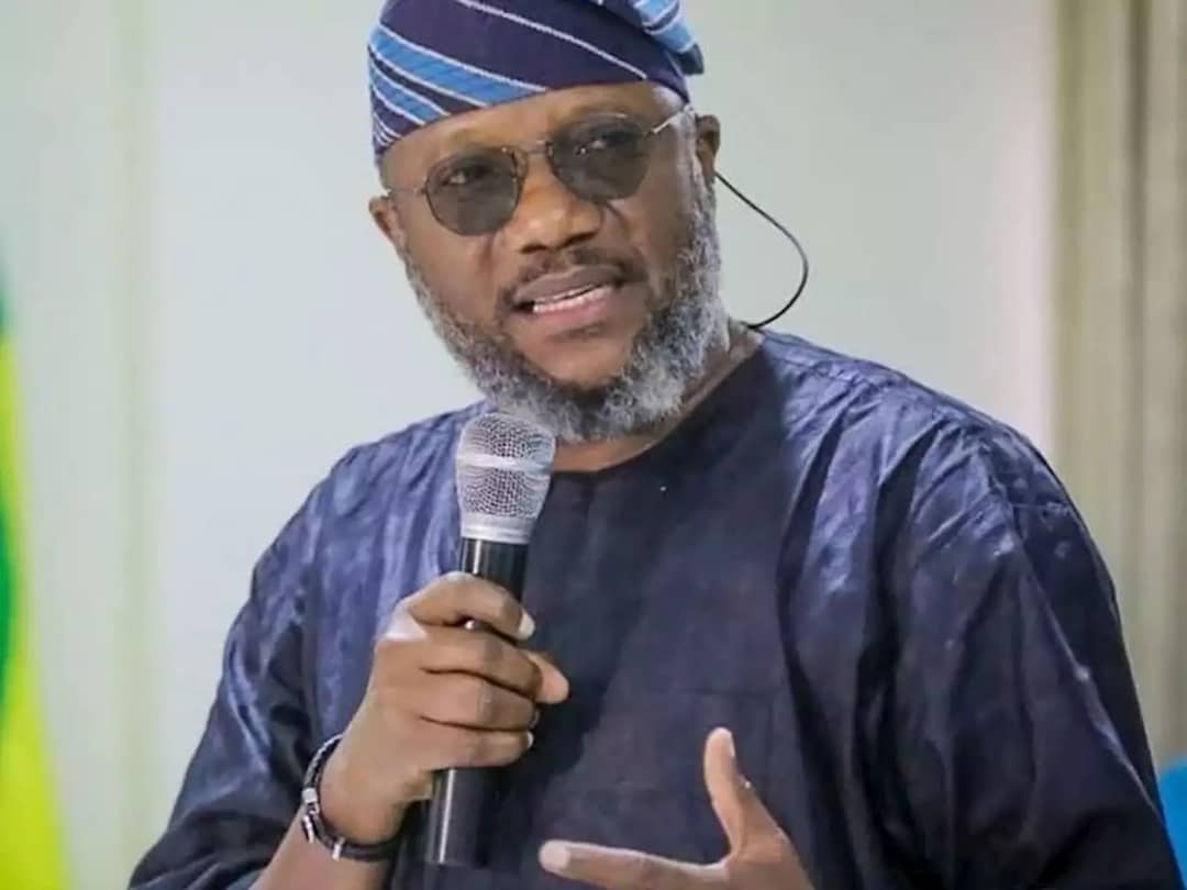 Tv24N's tweet photo. After losing out at S/Court, Akinlade returns to APC
Loyalists of  (APM) in Ogun State have expressed preparedness to join the All Progressives Congress (APC) after the gubernatorial candidate in March 9 polls, @Adekunle Akinlade had lost the legal battle at the Supreme Court https://t.co/S3S5K22kNn