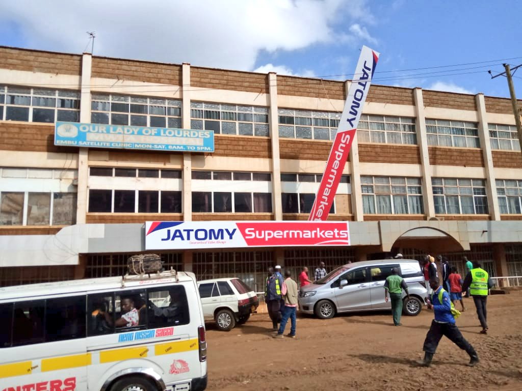 SkyThe5th's tweet photo. Breaking News: 3 people feared dead after being electrocuted while mounting a banner at Jatomy Supermarket Embu. Those injured have been taken to Embu Level 5 Hospital. 
#MukamiReports https://t.co/VIUi7bMqQi