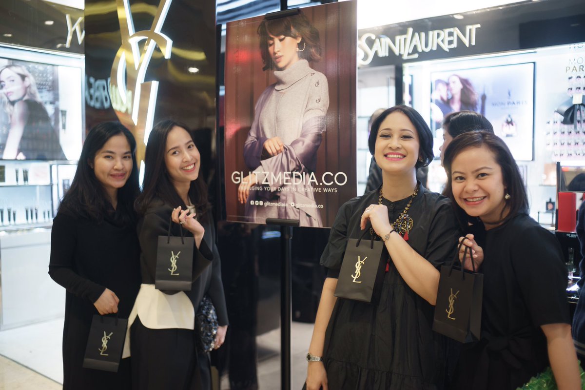 Glitzmediaco (@glitzmediaco) on Twitter photo YSL Beauty bersama GLITZMEDIA.CO menyapa para Glitzmedia Community bersamaan dengan hadirnya The Holiday Look 2019: High on Star Collection dan sharing session bersama <a href="/ifanrivaldi/">ifan rivaldi</a> tentang makeup sesuai wajah kamu ❤️
—
<a href="/yslbeauty/">YSL Beauty</a>
#YSLbeauty
#YSLXGLITZMEDIACO YSL Beauty bersama GLITZMEDIA.CO menyapa para Glitzmedia Community bersamaan dengan hadirnya The Holiday Look 2019: High on Star Collection dan sharing session bersama <a href="/ifanrivaldi/">ifan rivaldi</a> tentang makeup sesuai wajah kamu ❤️
—
<a href="/yslbeauty/">YSL Beauty</a>
#YSLbeauty
#YSLXGLITZMEDIACO