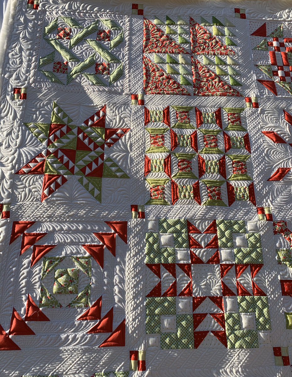 PeacefulHillQ's tweet photo. This custom quilt was a labor of love. 6,000 meters of thread, 2 layers of wool Quilters Dream Batting, 60+ hours of quilting later I love it! #battgirls #christmasfigsquilt #christmasquilt #customquilting https://t.co/tA8mHOXzMO