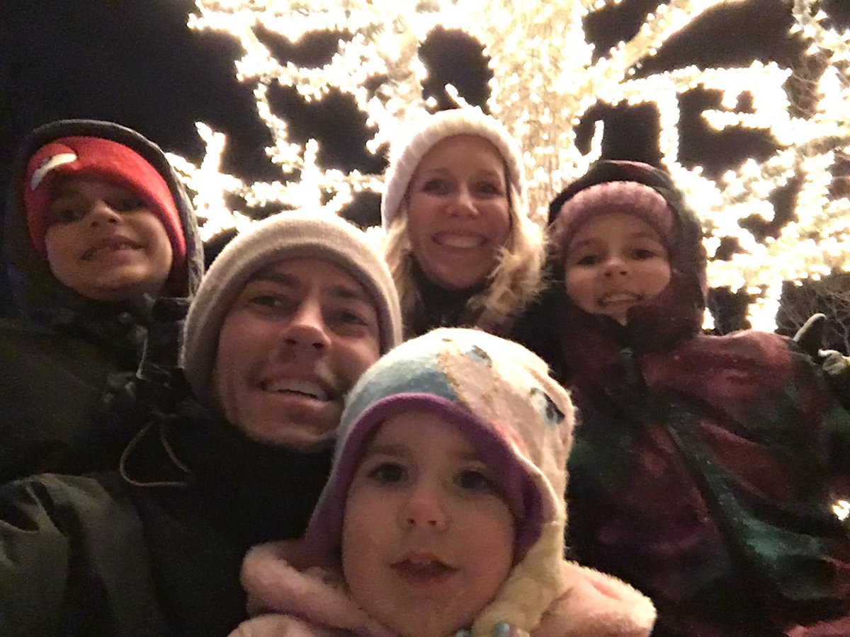 Coachevanh's tweet photo. Holiday time by the Tree of Lights!! #geneseecountyparks https://t.co/ckS1aOnQcn
