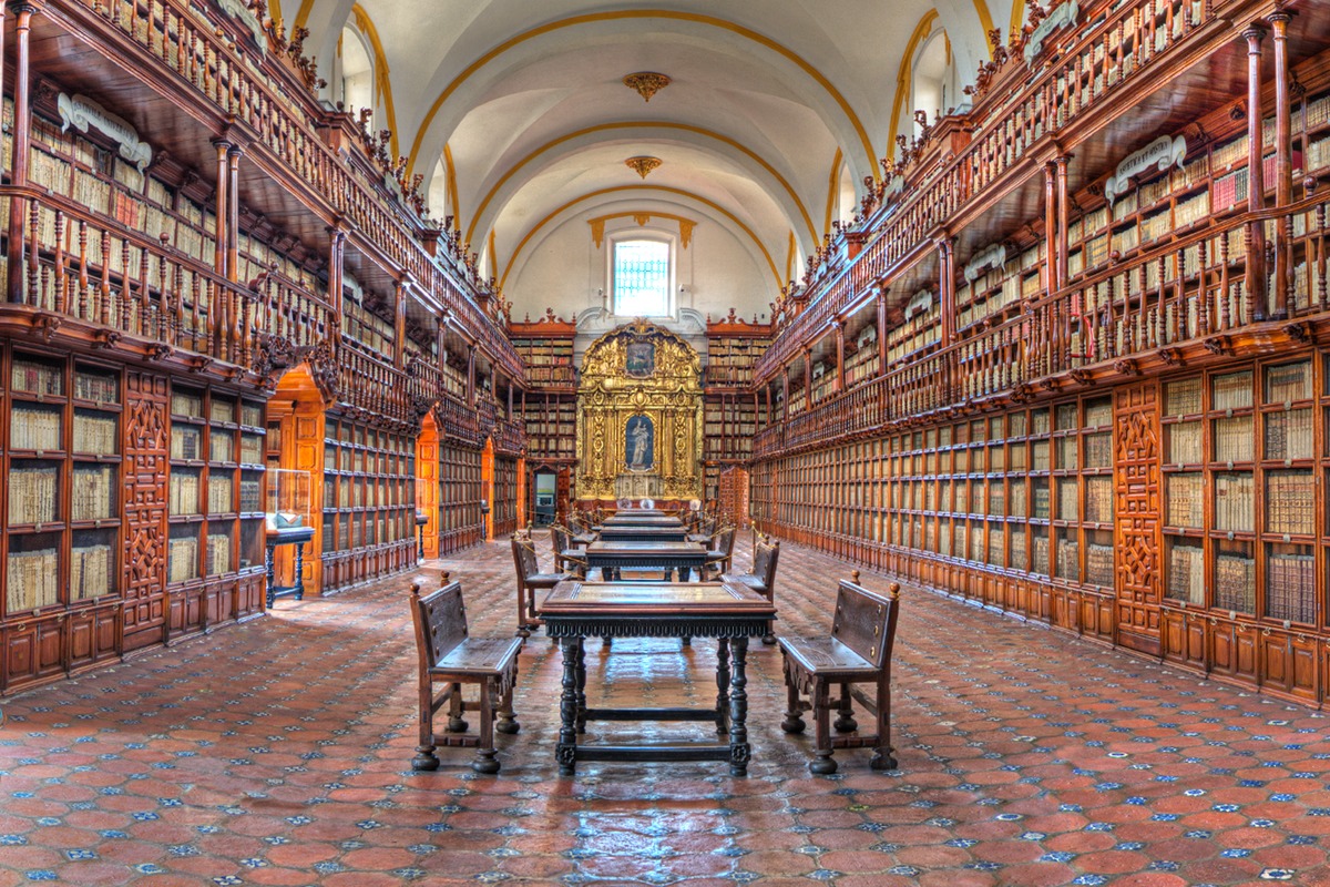 Dtechdirect's tweet photo. Listed on the Unesco Memory of the World register, Bibliotech Palafoxiana was the first #public #library in America. Founded in 1646, the library now has an incredible collection of over 41,000 volumes, along with many rare books and manuscripts 📚#WorldLibraries https://t.co/qIEu28N6oi