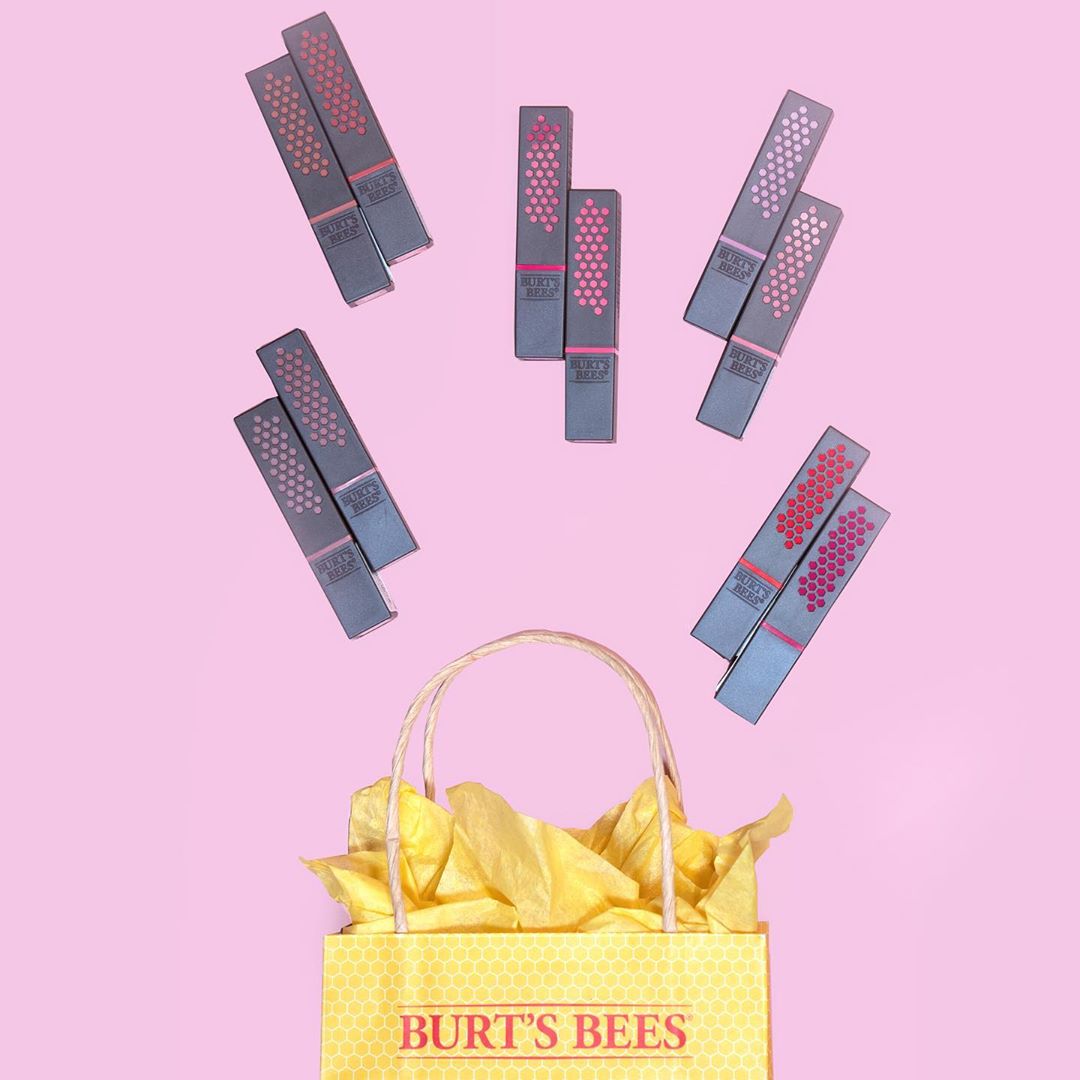 Our next giveaway asks what you’d like to ‘give away’ in 2019? 💛
To enter, reply with what you’d like to leave behind this year to make space for your next phase in 2020 for the chance to win 2x prizes of 10 Burt’s Bees Lipstick shades 🐝
Ends Fri 27th Dec, 11am GMT. T&amp;Cs in bio