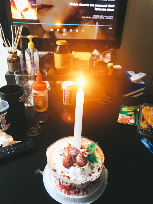 クリスマスケーキ半額争奪戦 コンビニやイオンではすでに半額に 画像などまとめ まとめダネ クリスマスケーキ半額争奪戦 コンビニやイオンではすでに半額に 画像などまとめ まとめダネ