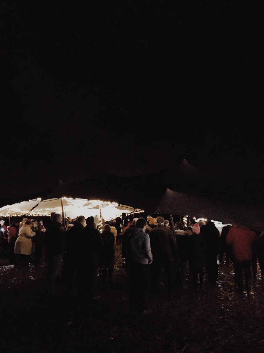 BridgeChurch_PP's tweet photo. Thanks for joining us for Carols on the field yesterday 🌟🎄
We had such a good time starting off this Christmas week with our community, and really hope you did too. 

Join us again at 10am on Christmas Day for a celebration of the great news of Christmas #goodnews #greatjoy https://t.co/Uzm8yWAiDc