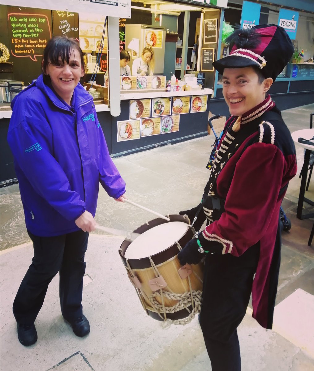 EventsFfts's tweet photo. Everyone is joining in the festive fun today with @DiscoverHx https://t.co/1cAZc44jWH