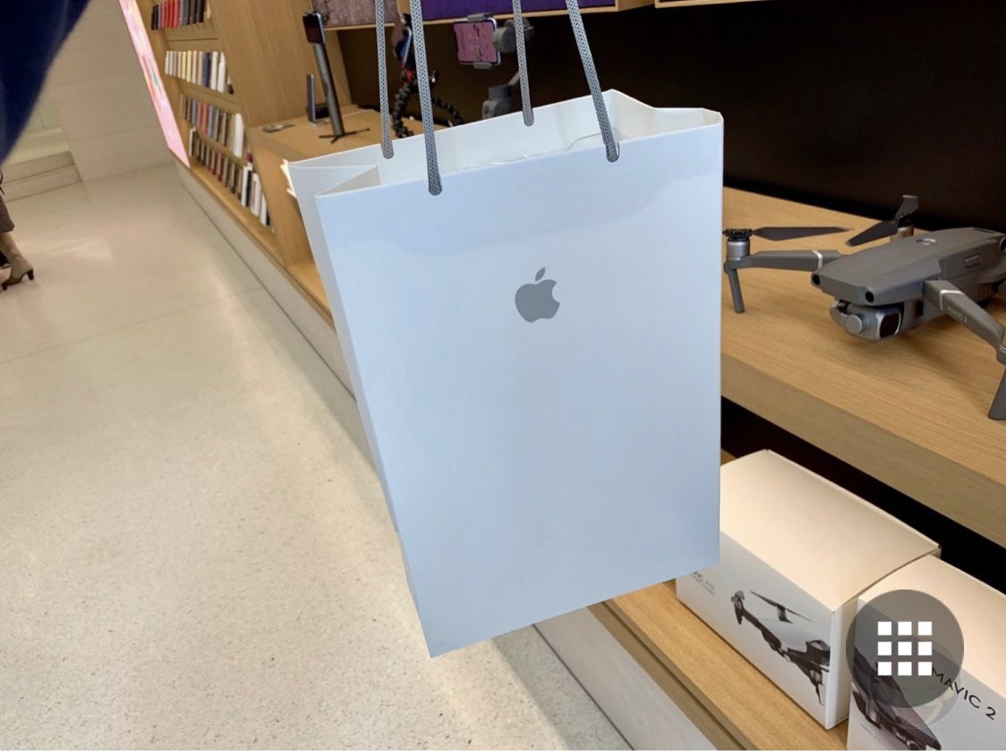 fumifumi070525's tweet photo. やっぱりApple Storeだったぁぁぁぁ

#佐野文哉はずっと私達のstar https://t.co/ZgZBUULlk0