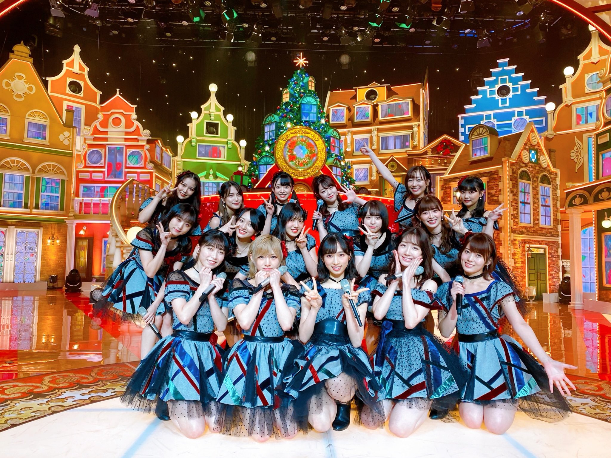 向井地 美音 Cdtv クリスマス音楽祭19 Akb48 のカラオケランキングを なんと10曲メドレーで披露させて頂きました 可愛いセットに可愛い衣装で幸せいっぱいのクリスマスイブイブです あんにんさんおかえりなさい なぎちゃん