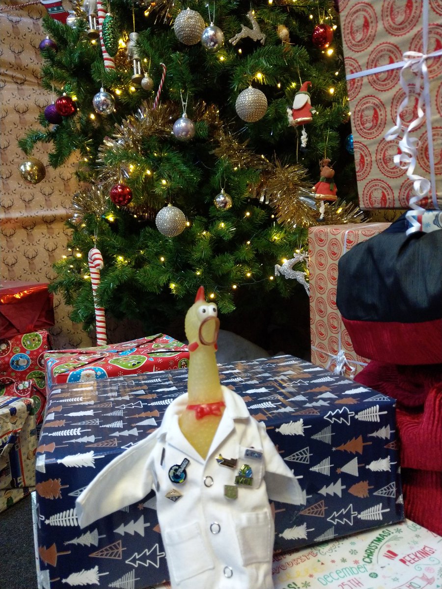 wacheme's tweet photo. Merry Christmas. And enjoy the happy holidays. https://t.co/9685FhbjA1