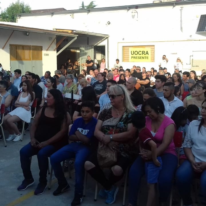 educavellaneda's tweet photo. #educacion #adultos 
La semana pasada tuvieron lugar más actos de egresados, en este caso de Educación  a Distancia, terminalidad Primaria y Secundaria con oficios

Felicitaciones a todos los egresados 2019!!!

#laeducacioneselcamino https://t.co/kf6fIJONma