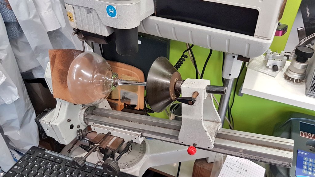 LtdTimpson's tweet photo. Love a bit of glass engraving. Even the awkward ones. Hope the lucky ladies treasure them. #timpson #timpsonengraving #kidderminster #makeagiftpersonal. https://t.co/5OVZz3CIRA