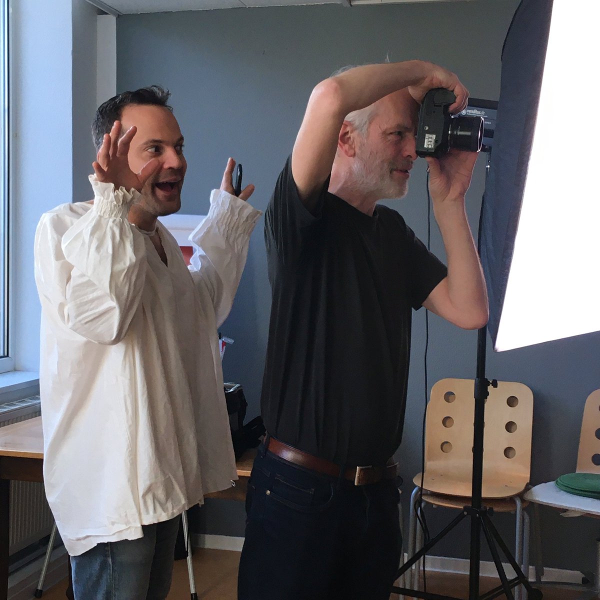 hamburgplayers's tweet photo. Ready for more behind-the-scenes antics from last week's photo shoot? Here you go.

https://t.co/mE5Ciyg1HP https://t.co/79bwUeGRqY