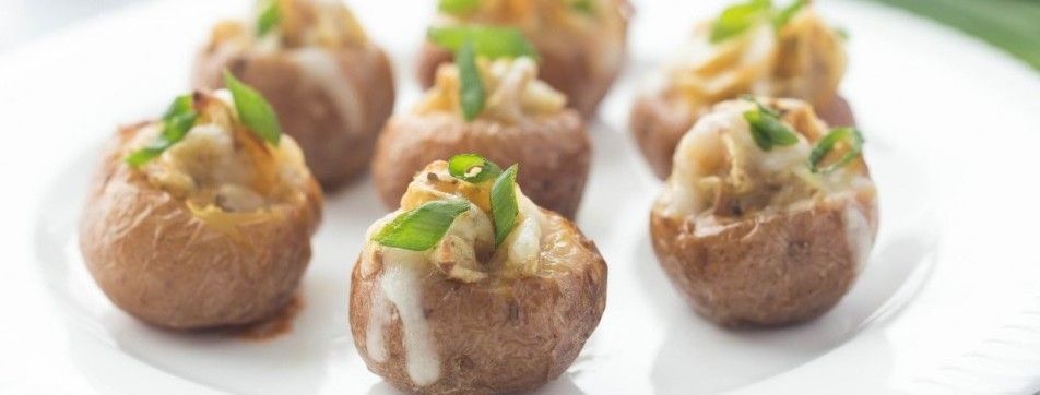LittlePotatoFR's tweet photo. Ces #pommesdeterre cuites deux fois ont la taille parfaite... pour en manger plusieurs! https://t.co/zkB8QOODiG #bouchées #miam https://t.co/J0ki4e9K5c