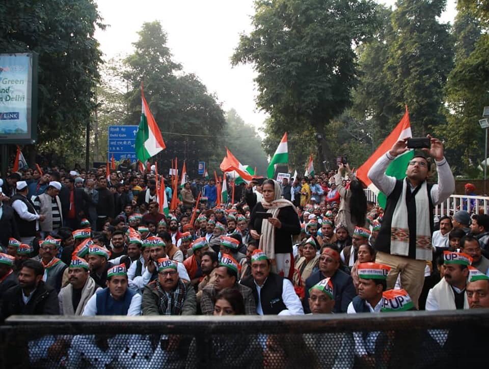 vikrantshukla01's tweet photo. कांग्रेस नेता श्री @RahulGandhi जी ने राजघाट पर कांग्रेस के वरिष्ठ नेताओं को संबोधित किया । #satyagrahforunity https://t.co/jUNGoszunA