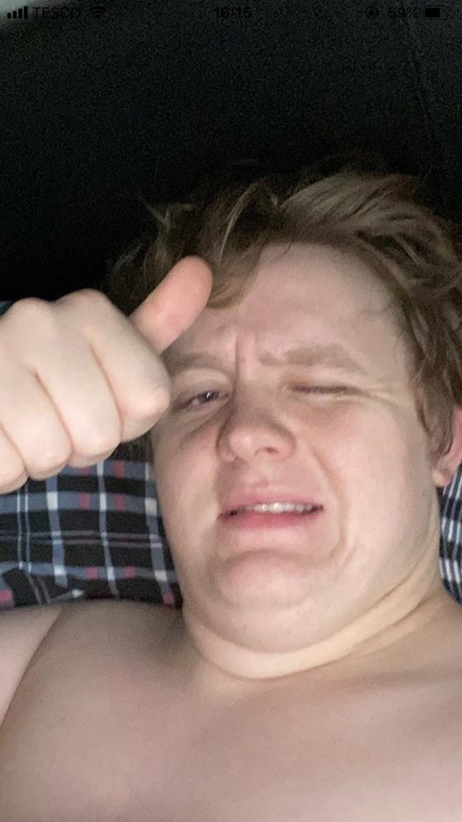 MemesCapaldi's tweet photo. What my snaps look like at 3am in the morning @LewisCapaldi #LewisCapaldi https://t.co/qp3yAClfTo