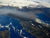 egazette1's tweet photo. #Clima. Indice @ENEAOfficial , nel 2019 l’Italia riduce dell’1% le #emissioni
Cambia il mix #elettrico: #carbone -30%, #gas +15%. Stabili le fonti pulite, peggiora l’indice #Ispred
https://t.co/254GSA3TSq
#rinnovabili https://t.co/X1873rfK6i