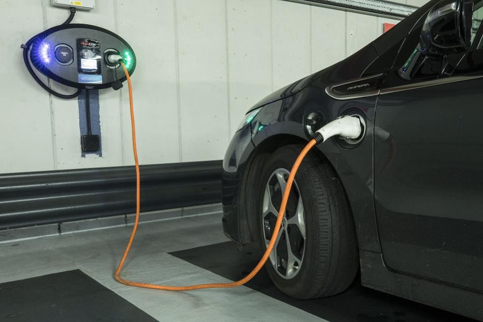 Chargemap's tweet photo. In case someone asks you about #EVs at the dinner table… There you go 🤗

https://t.co/Whss1ZgrOV https://t.co/8J5K3THZSR