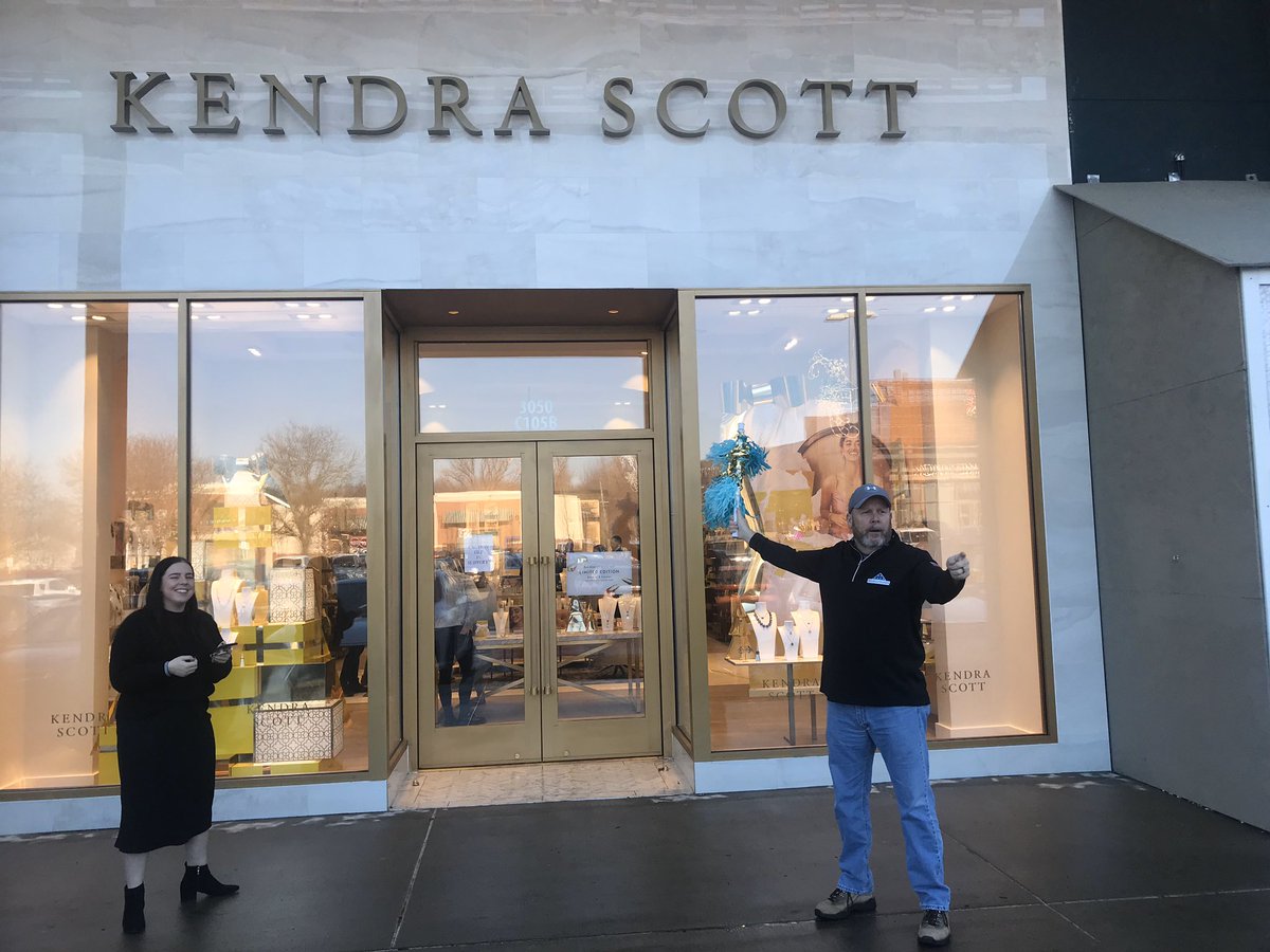 FOHMC's tweet photo. 🇺🇸 One year, three events, two locations and over $2,000 raised for the @FoldsofHonor foundation. 

🇺🇸 Yesterday’s event at the new @KendraScott Ann Arbor location was a huge success, raising over $1,000 in a little over two hours. https://t.co/P6TBtCJnm2