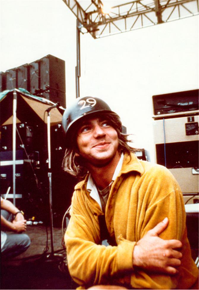 \"The best revenge is to live on and prove yourself\"

Happy birthday Eddie Vedder!! 