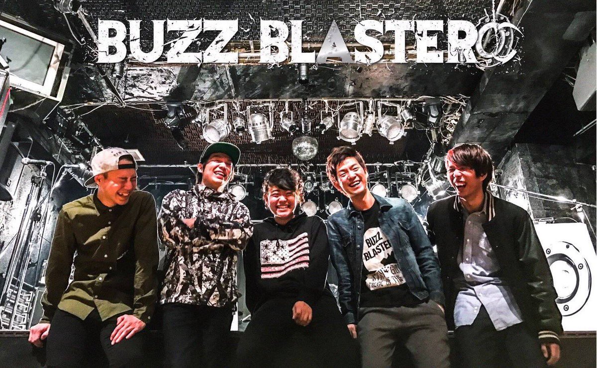 BUZZ_BLASTER_'s tweet photo. 最近BUZZのライブ映像をよく見とるんやけど

あの瞬間泣くの堪えてたなぁとか
思い出すねん！

エモーショナルや！

ほんで復活します！言って喜んでくれる人がおるバンドのメンバーで良かったなぁって心から思います。

ほんまに今週楽しみ！

みんなのおかげです！
ありがとう！

じゅんや https://t.co/nlPSvFJJLr