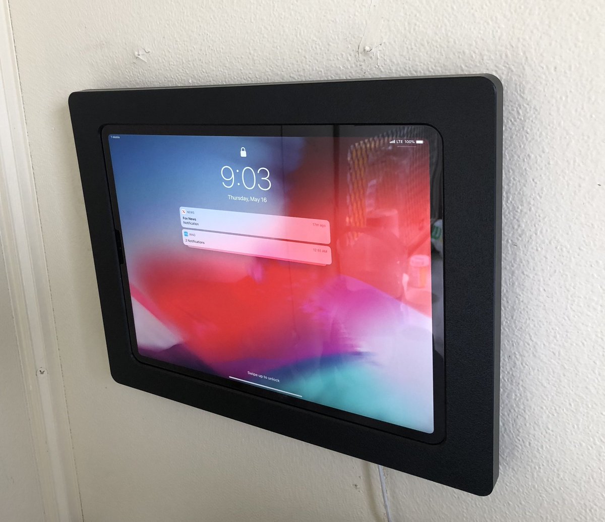 VidaBox's tweet photo. Need to transform your #tablet into a #SmartHome control? Or #Conferenceroom scheduler? Or, even a #TimeClock for your employees? Meet our #VidaBoxEnclosures! They look great & are simple and clean to install-like this #iPadPro #FixedSlim #VesaMount setup!😉😁
#installer #Vidabox https://t.co/FyVTthyNUR