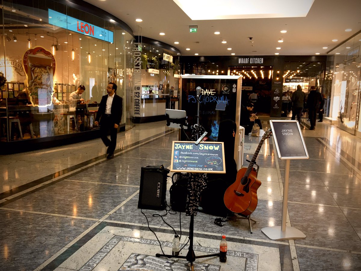 jaynesnowuk's tweet photo. I’m back at @yourcanarywharf today in partnership with @BuskInLondon ! You can find me @jaynesnowuk performing various sets today in #JubileePlace till 6.30pm! ☺️🎄🙌🏻 Pop in and day hello!
#Festive #JayneSnow #ShopTillYouDrop #London #CanaryWharf https://t.co/hC4uYg3L41
