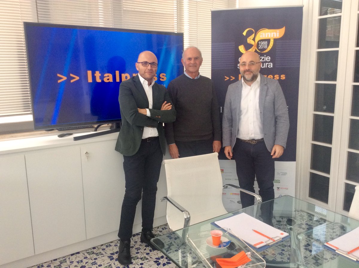 LadiesOpenPA's tweet photo. Programmi e progetti dell’edizione numero 31 dei Palermo Ladies Open sono stati il tema del forum di questa mattina all'Agenzia stampa Italpress. Il direttore del Torneo, Oliviero Palma, è stato intervistato dai giornalisti Gianfranco Merenda ed Angelo Brocato. 
@WTA @Italpress https://t.co/3Vf2RScIId