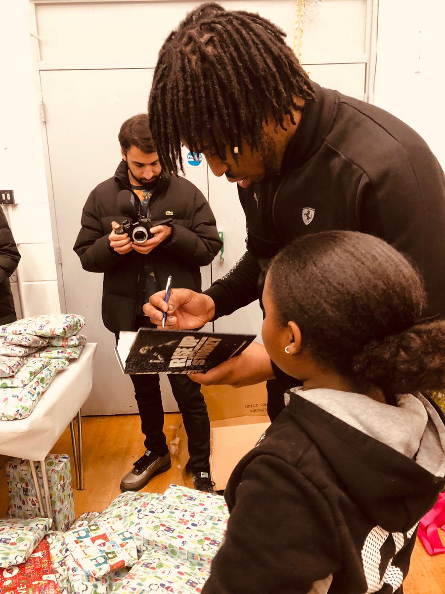 EERUK's tweet photo. Hembled by this #youngelder @officialAvelino #Youngfire #higherpower #riseup. Also all involved behind the scene @Wretch32 @LittleSimz @stormzy https://t.co/ee1UJsd6Uc
