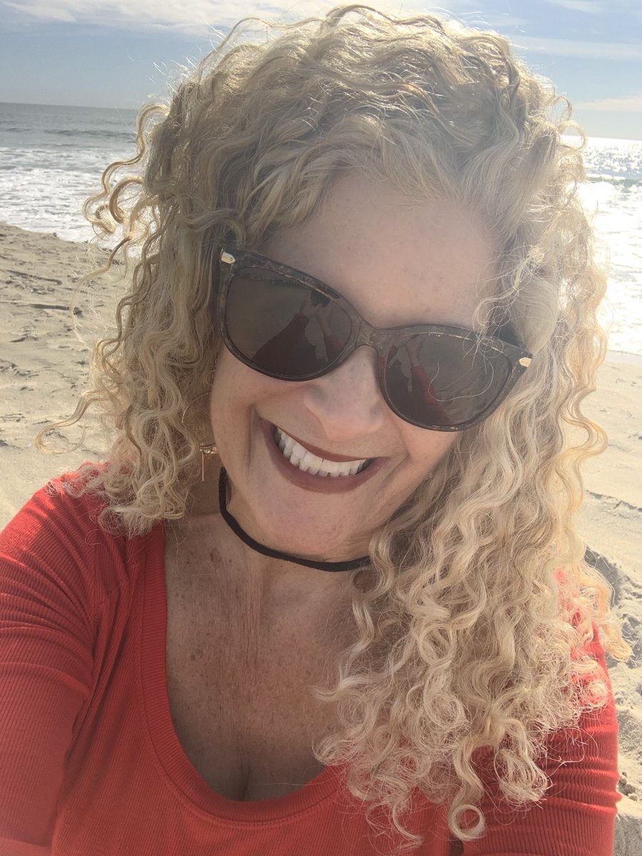 JodiLivon's tweet photo. Boundaries in a bottle!
https://t.co/bH3vbeOWUF #MondayBlogs #gearingup #selfcare #goodboundaries https://t.co/v8yfpVNJY6