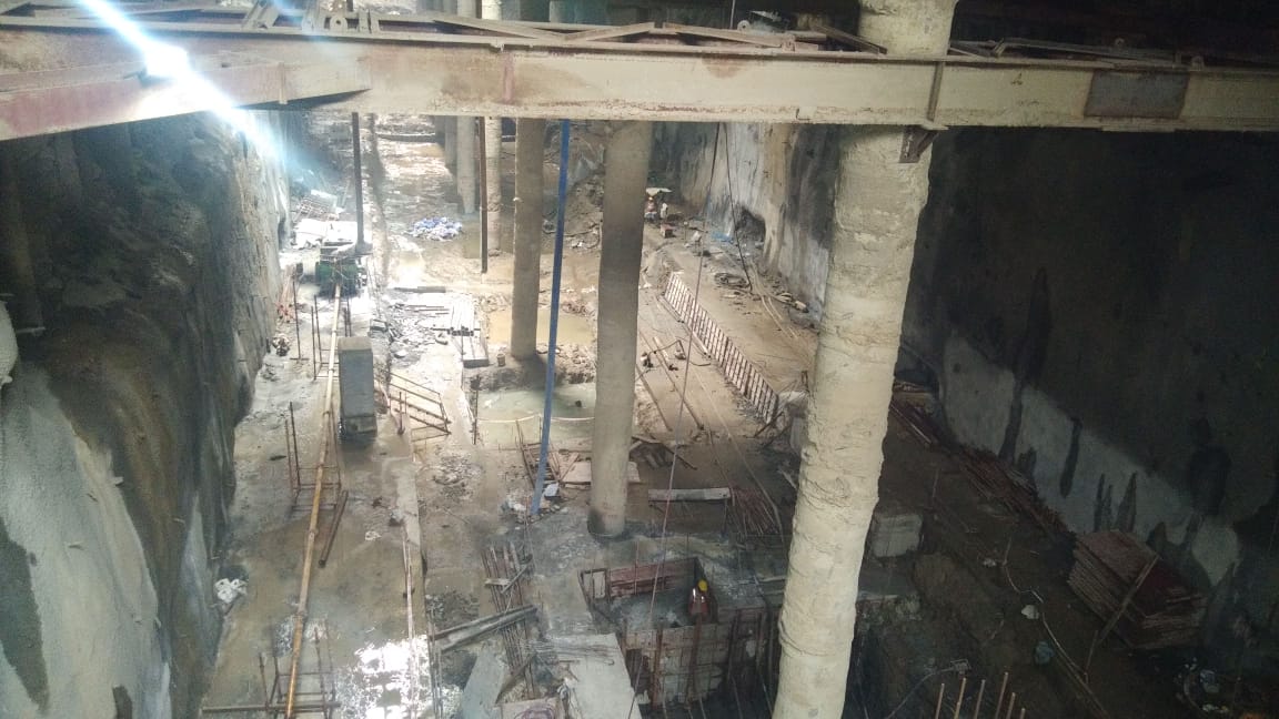 AshwiniBhide's tweet photo. Here r updates on #Dadar &amp; #Shitaladevi stns of @MumbaiMetro3. At both stns piling &amp; decking 100% over. At #Dadar 85% #excavation, 33% #BaseSlab &amp; 16% walls up2 #ConcourseSlab done. At #Shitladevi, 68% #excavation over, #NATM works began, #Slab work to start soon. #SafetyFirst. https://t.co/aUQE3omBnN