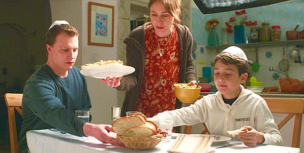 windcolor_6060's tweet photo. #彼が愛したケーキ職人
カフェ経営と子育てで多忙な日々を送る未亡人アナト
ドイツから来た客トーマスを雇い始め、その優しさに惹かれていく
彼がこの地を訪れたのには訳があった
トーマスがアナトと家族に親切にするのは愛かつぐないか
切ないお話だけど好きです
スイーツやインテリアがとても素敵♡ https://t.co/XJnca2rPTv